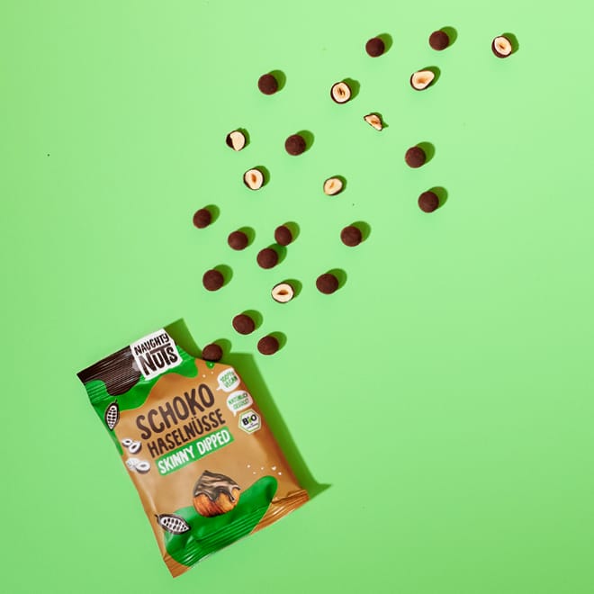 Naughty Nuts Nüsse mit Schokoladenüberzug Bio Schoko-Haselnüsse (skinny dipped) - 10er Box